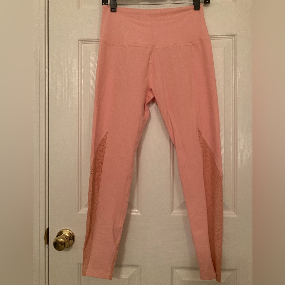 Beyond Yoga Peach Leggings Size Large